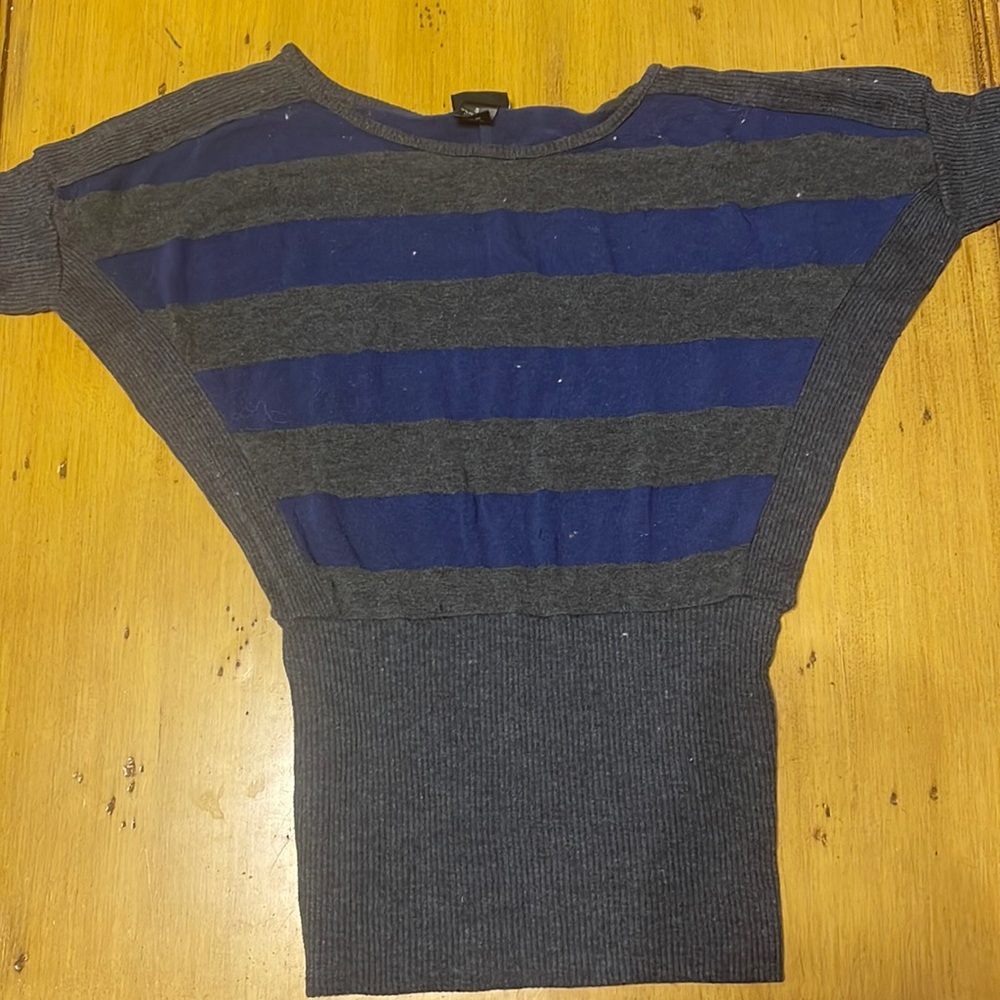 Rue 21 short sleeve sweater